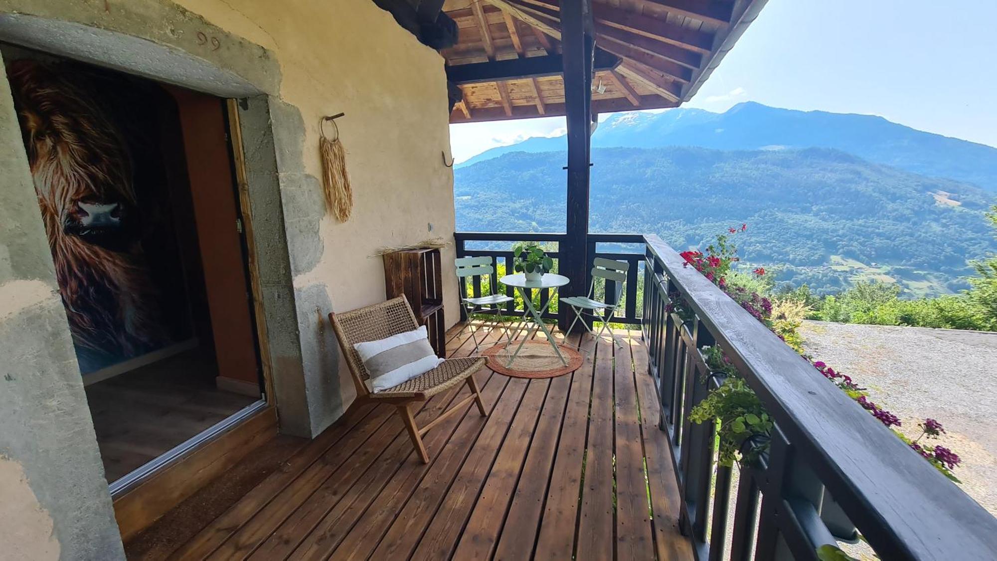 Le Refuge Du Montagnard Bed & Breakfast Marthod Eksteriør bilde